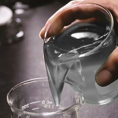 Fluido de fractura hidráulica a alta temperatura