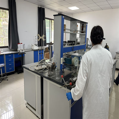 Fluido de fracturación hidráulica de baja inflamabilidad con un impacto ambiental variable para apoyar y recuperar el gas de petróleo de manera sostenible